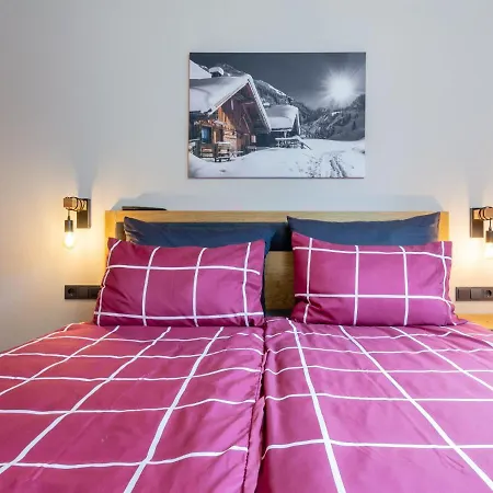 Luxury Hollersbach 1 *